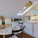 Apartamento Two-bedroom Near Sea 8