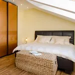 Two-bedroom Near Sea 8