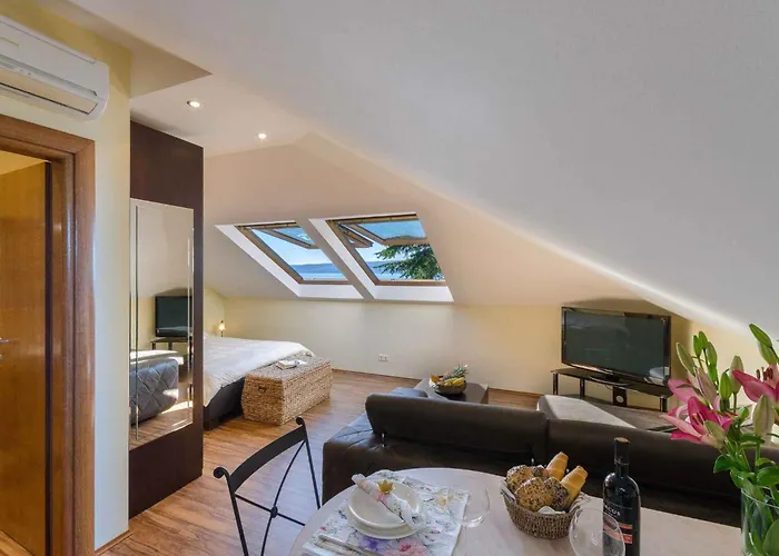Two-bedroom Near Sea 8 * Crikvenica