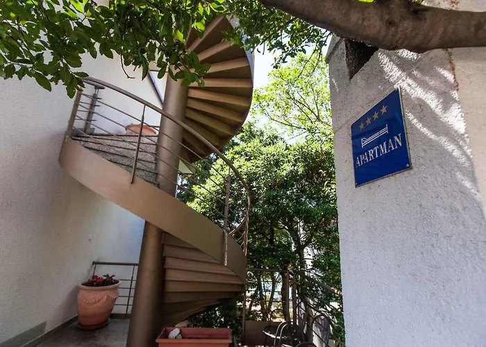Two-bedroom Near Sea 8 Apartment