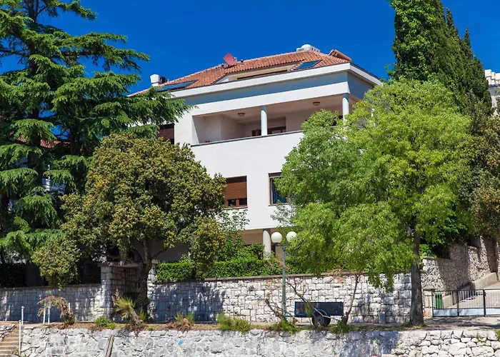 Appartamento Two-bedroom Near Sea 8