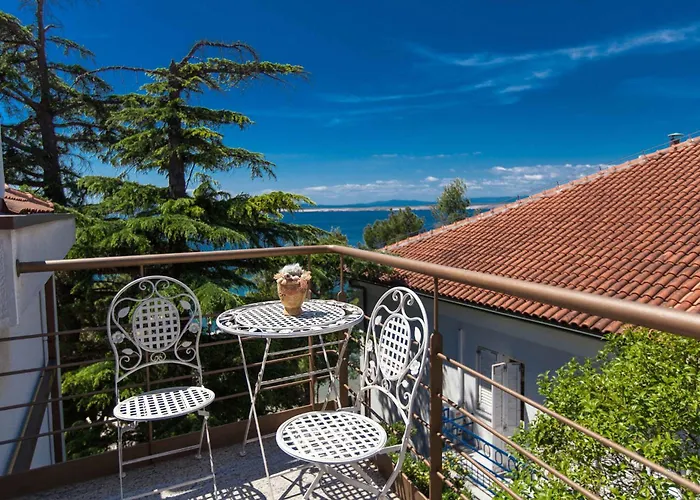 Two-bedroom Near Sea 8 Crikvenica
