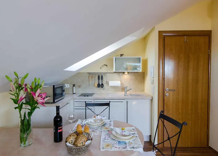 Two-bedroom Near Sea 8 * Crikvenica