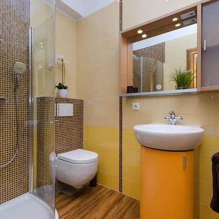 Two-bedroom Near Sea 8 公寓 茨里克韦尼察