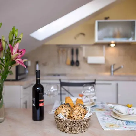 Two-bedroom Near Sea 8 公寓 茨里克韦尼察