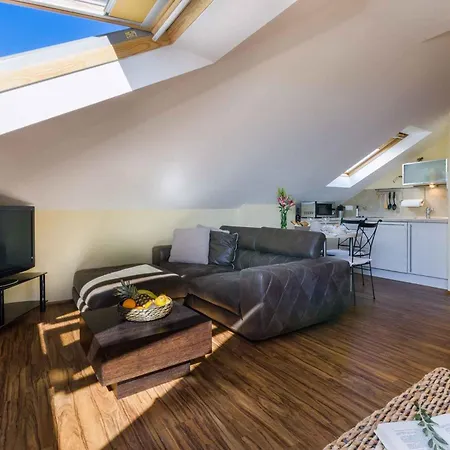 公寓 Two-bedroom Near Sea 8