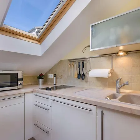 公寓 Two-bedroom Near Sea 8 *