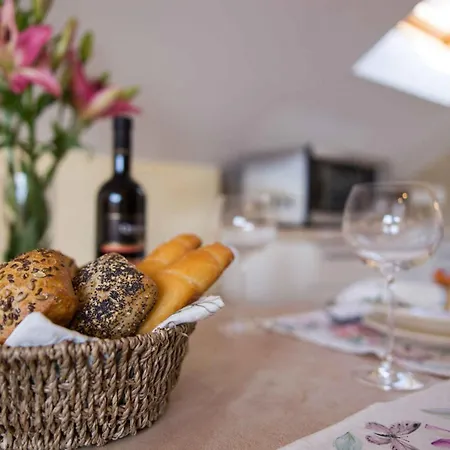 Two-bedroom Near Sea 8 茨里克韦尼察