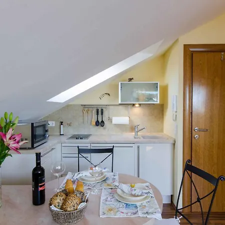 Two-bedroom Near Sea 8 * Crikvenica