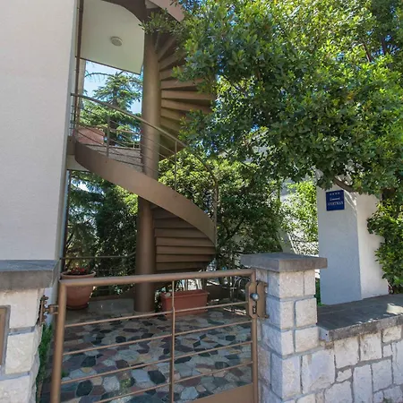 Two-bedroom Near Sea 8 Crikvenica